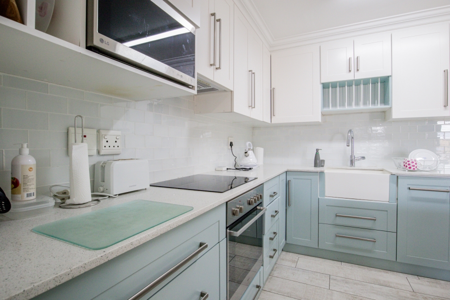 To Let 2 Bedroom Property for Rent in Rondebosch Western Cape